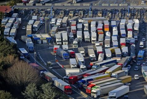 SUL FERMO DEI TIR: “IL GOVERNO FACCIA CHIAREZZA CHI LAVORA DEVE SAPERE QUANTO INCASSERÀ E QUANTO SPENDERÀ